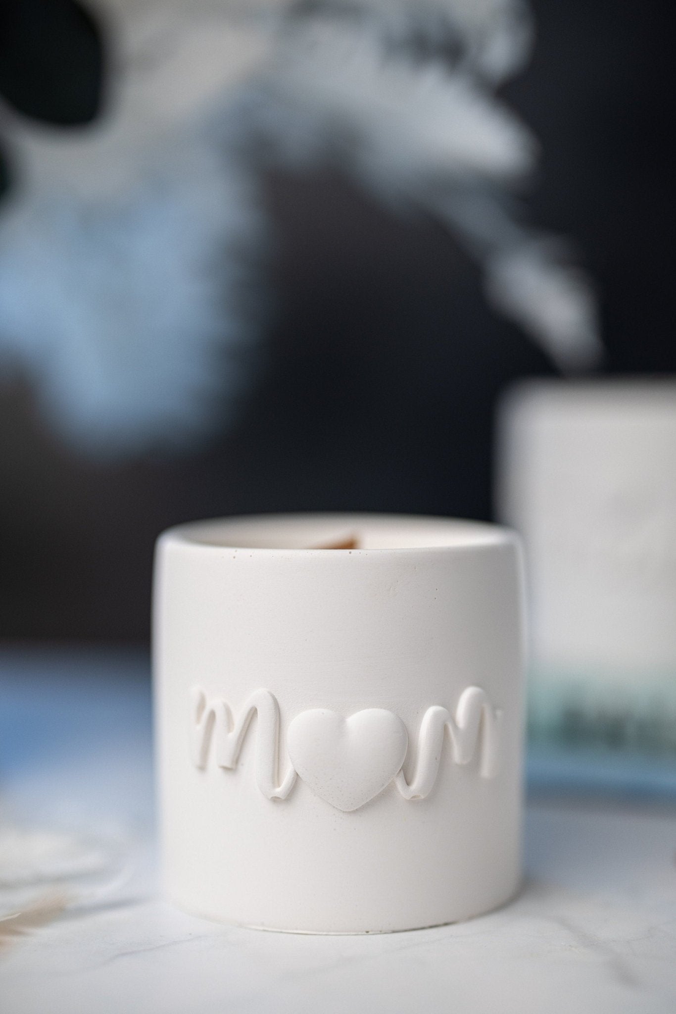 MOM/Friend Unique Scented Vessel Candle/Wooden Wick Jesmonite Jar Candle/Gift For mom , friend .