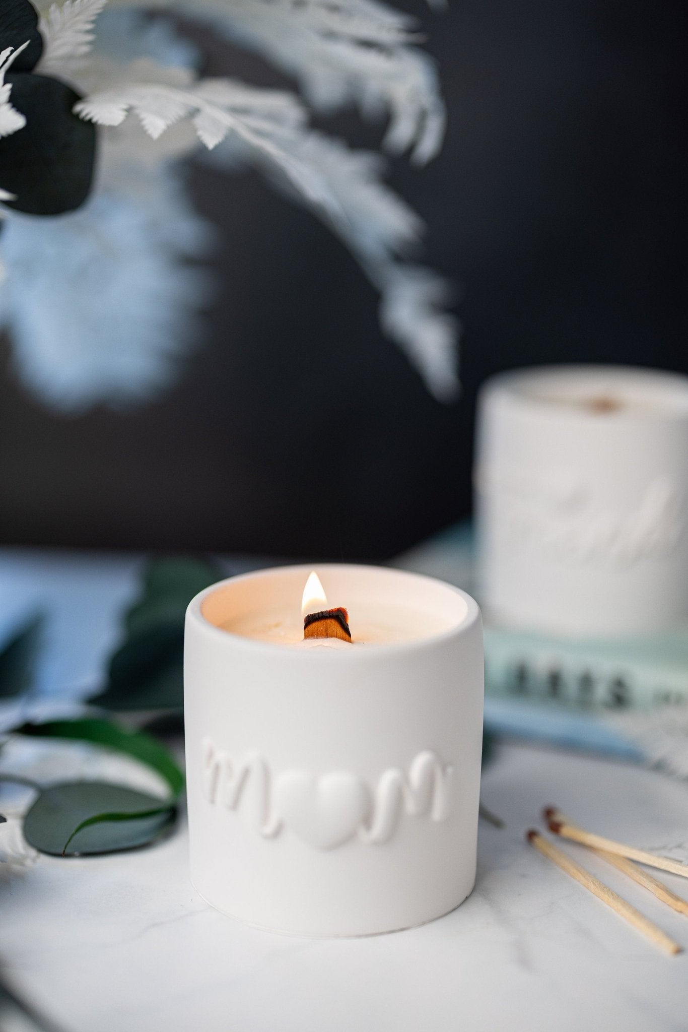 MOM/Friend Unique Scented Vessel Candle/Wooden Wick Jesmonite Jar Candle/Gift For mom , friend .