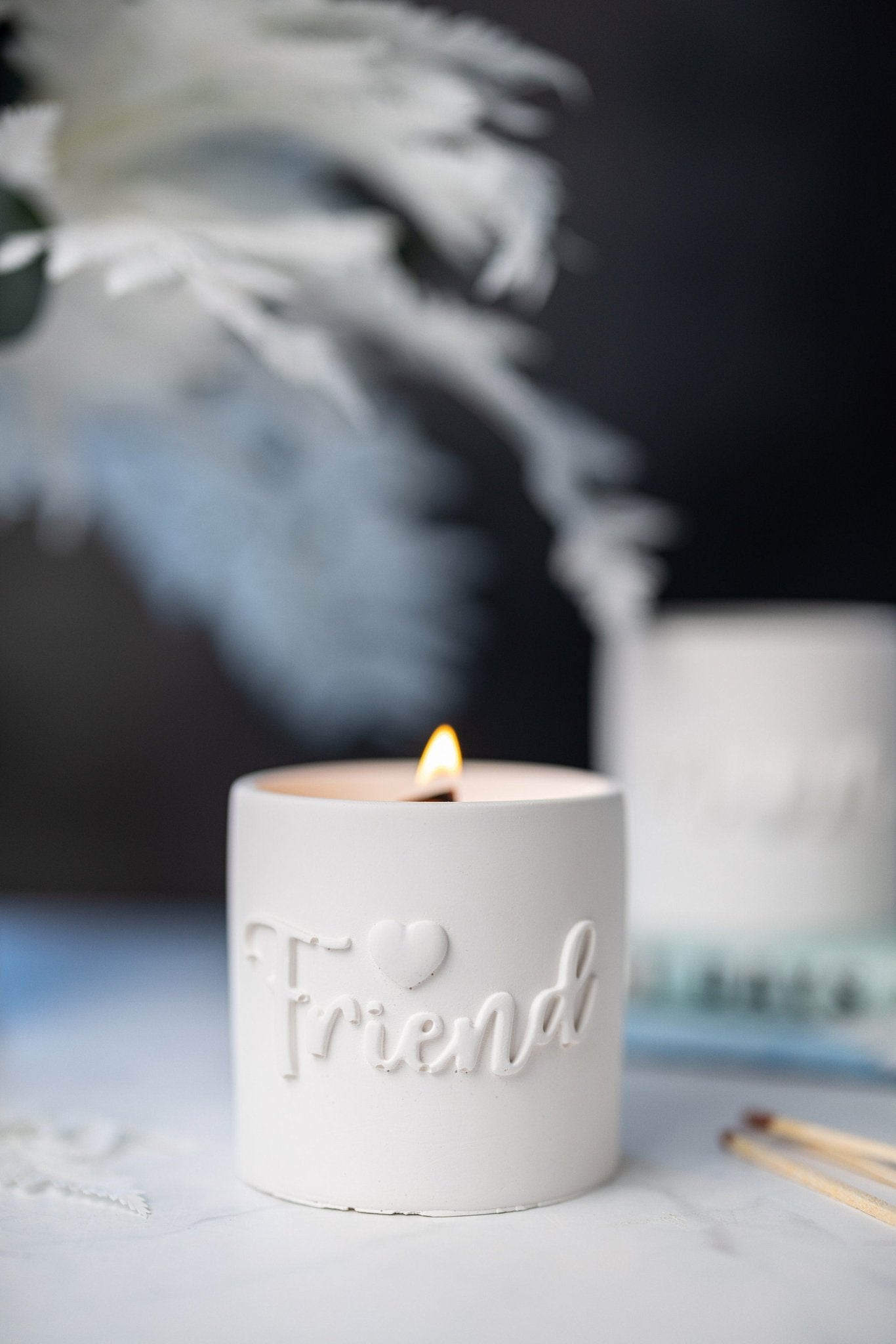 MOM/Friend Unique Scented Vessel Candle/Wooden Wick Jesmonite Jar Candle/Gift For mom , friend .