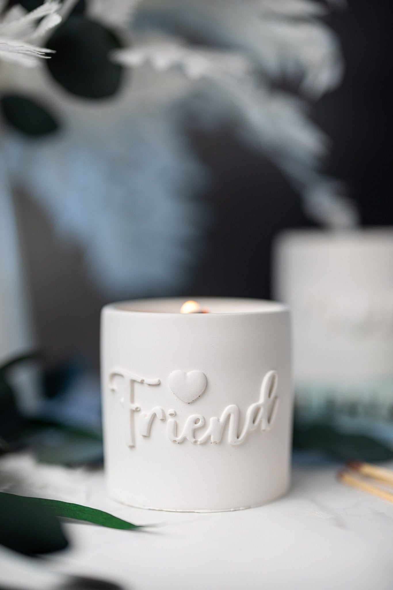 MOM/Friend Unique Scented Vessel Candle/Wooden Wick Jesmonite Jar Candle/Gift For mom , friend .